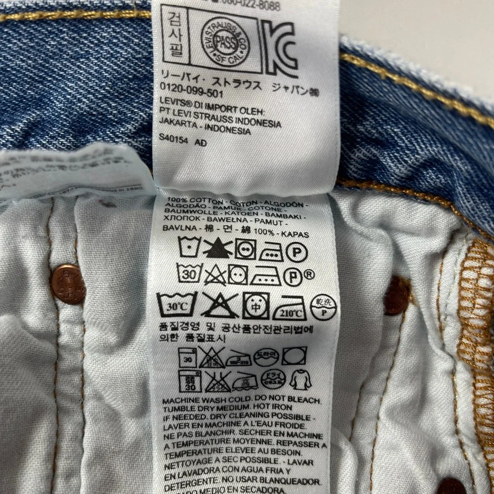 Levis 501 Jeans Mens 34x32 Blue Original Straight Button Fly Medium Wash Denim